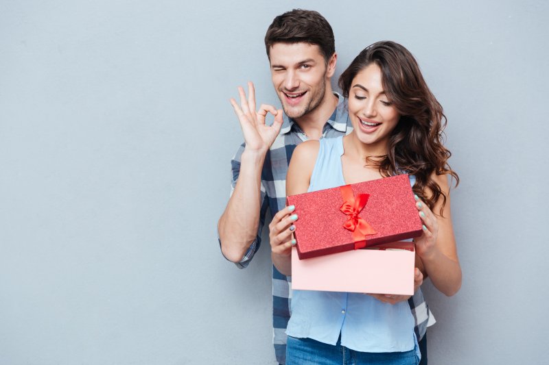 couple giving gifts in New York 